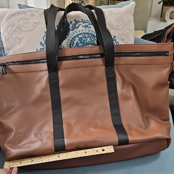 Ted Baker Tan Weekend Bag with Black Accents - Picture 3 of 13